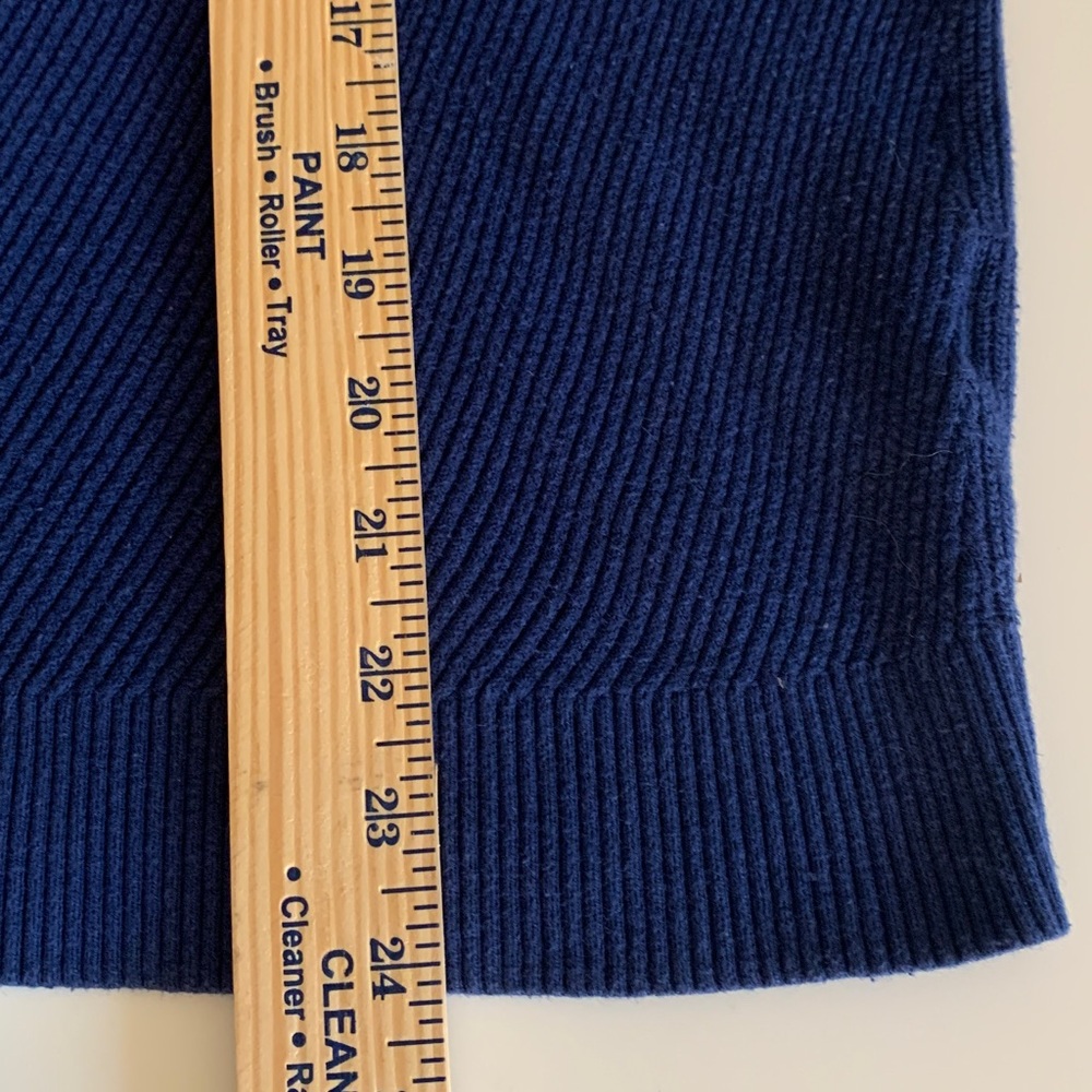 Banana Republic Bright Navy Knit sweater size medium - Picture 9 of 9